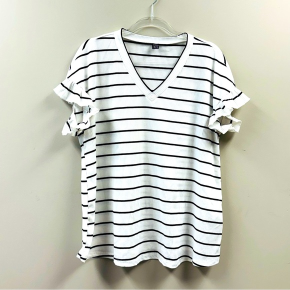 Shein Women's Black/White Striped Ruffle Sleeve V-Neck Top Size XL - Picture 1 of 5